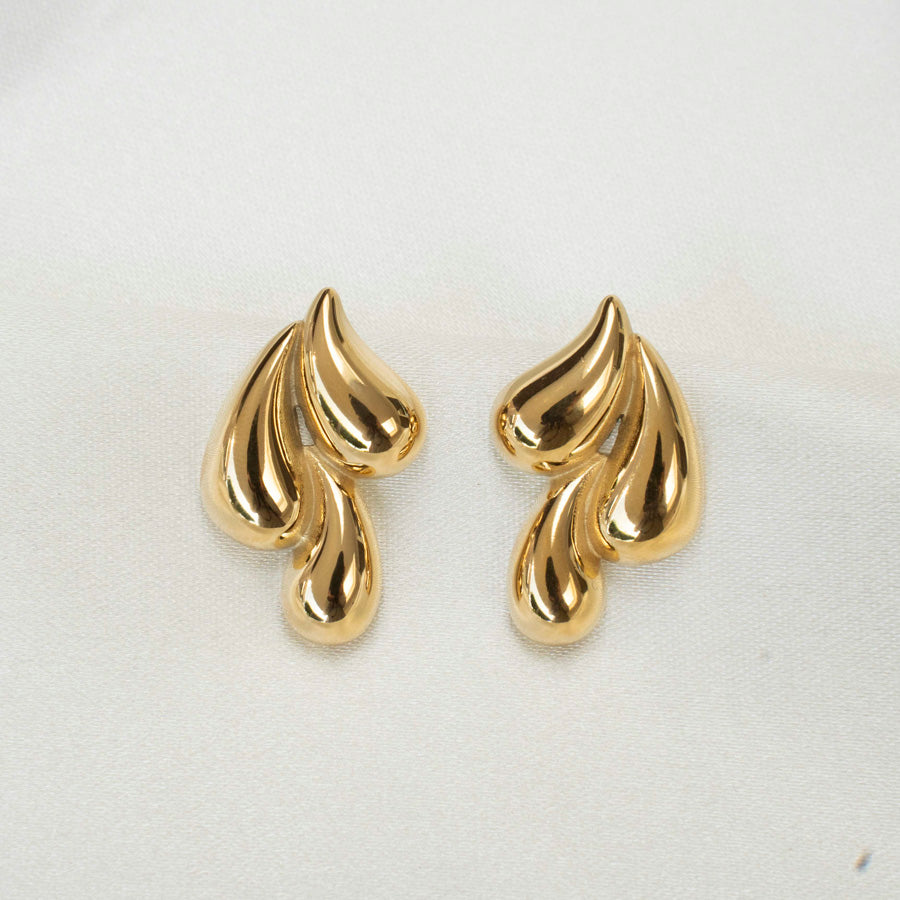 Gold earrings 3 drops, minimalistic and timeless