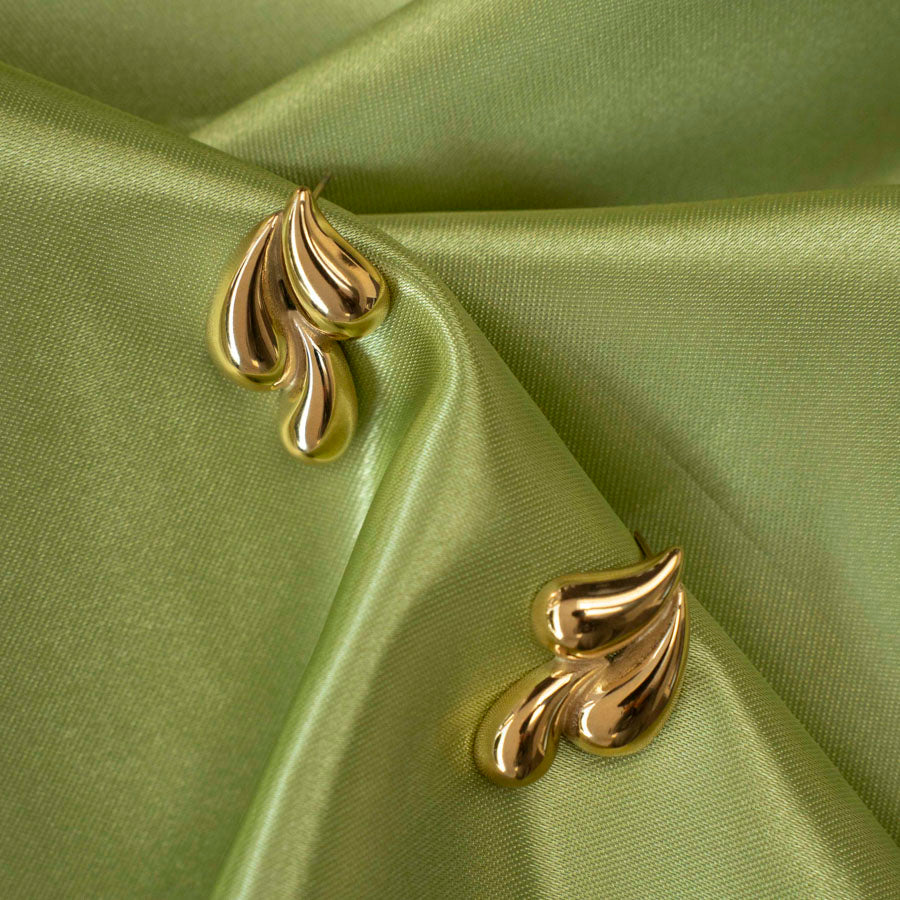 Minimalistic earrings gold stainless steel
