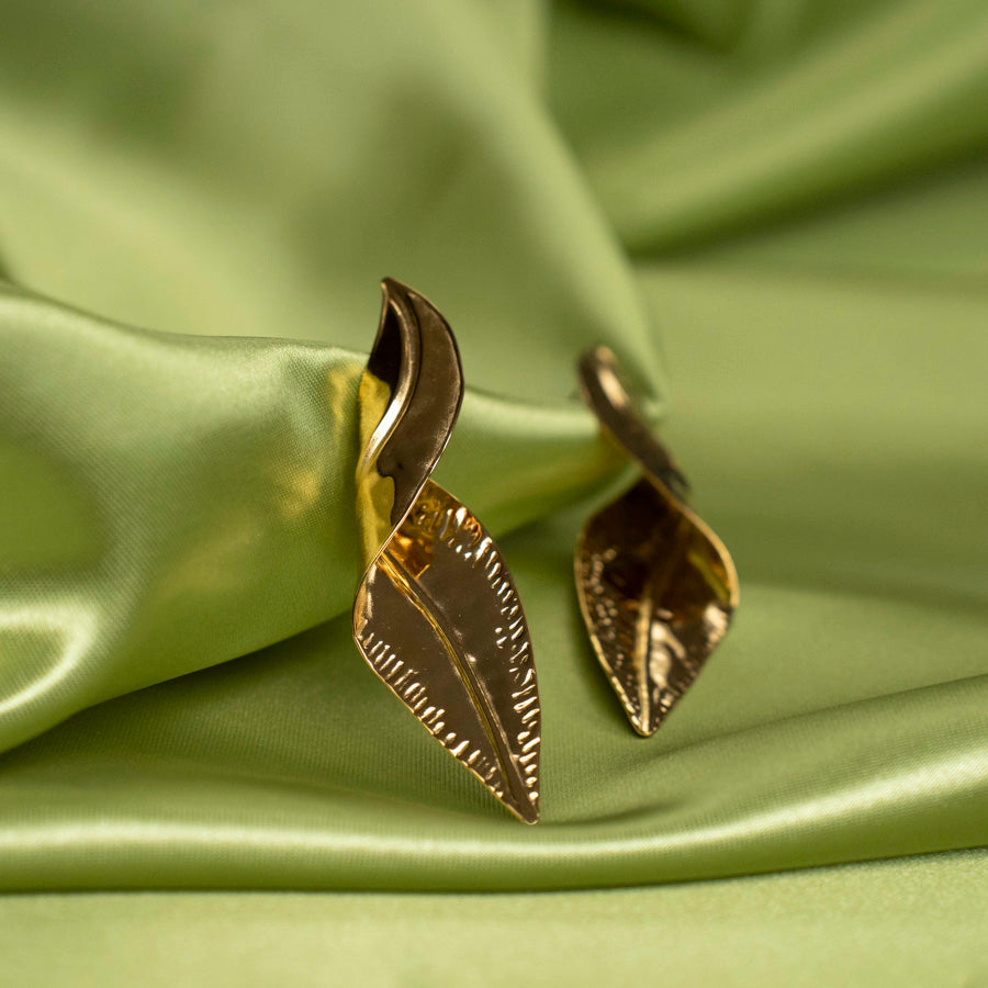 Lichtgewicht oorbellen in het goud