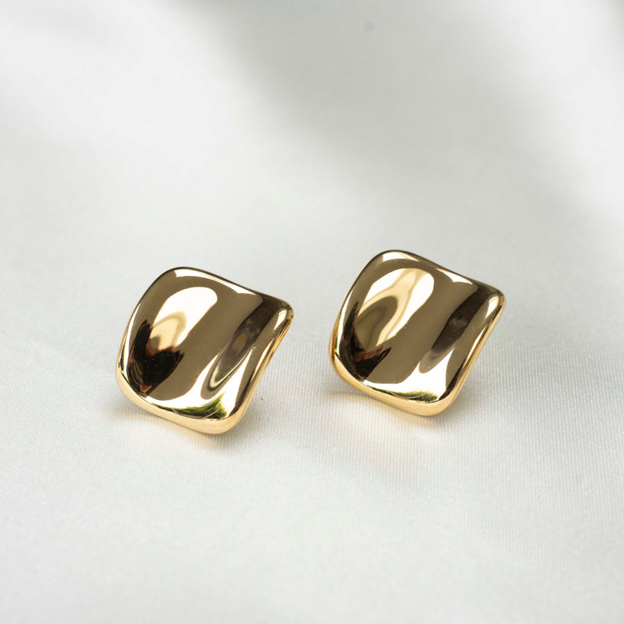 Oorstekers goud, simpel en tijdloos 