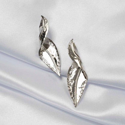 Zilverkleurige oorbellen  die elegeant en tijdloos zijn